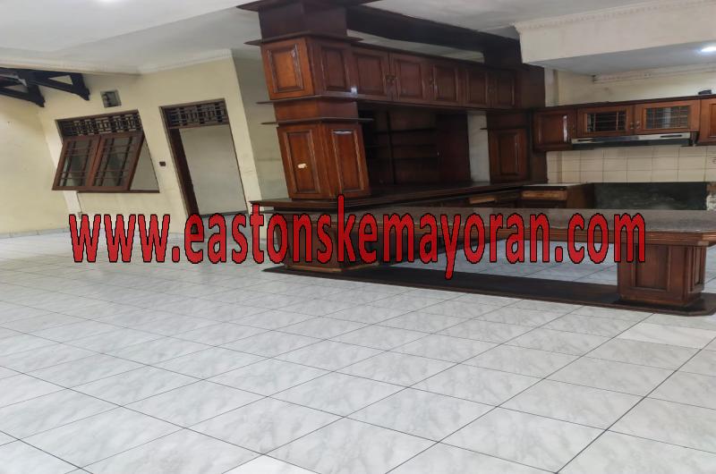 Disewakan Rumah Tebet (Lt.587m2)